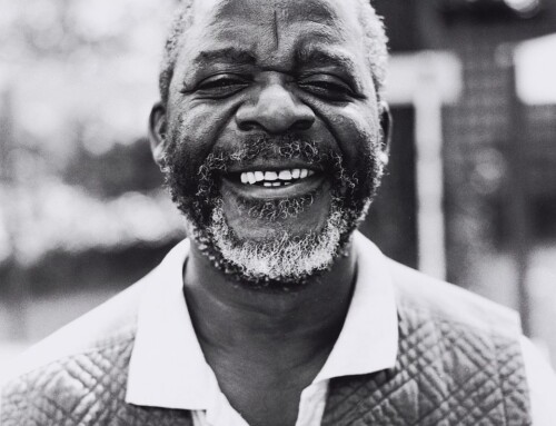 Charles Mungoshi, al centro la lingua Shona